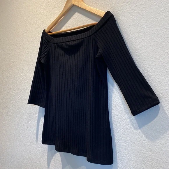 Ann Taylor- 3/4 Sleeve Black Ribbed Top (M) NWT - Picture 4 of 9